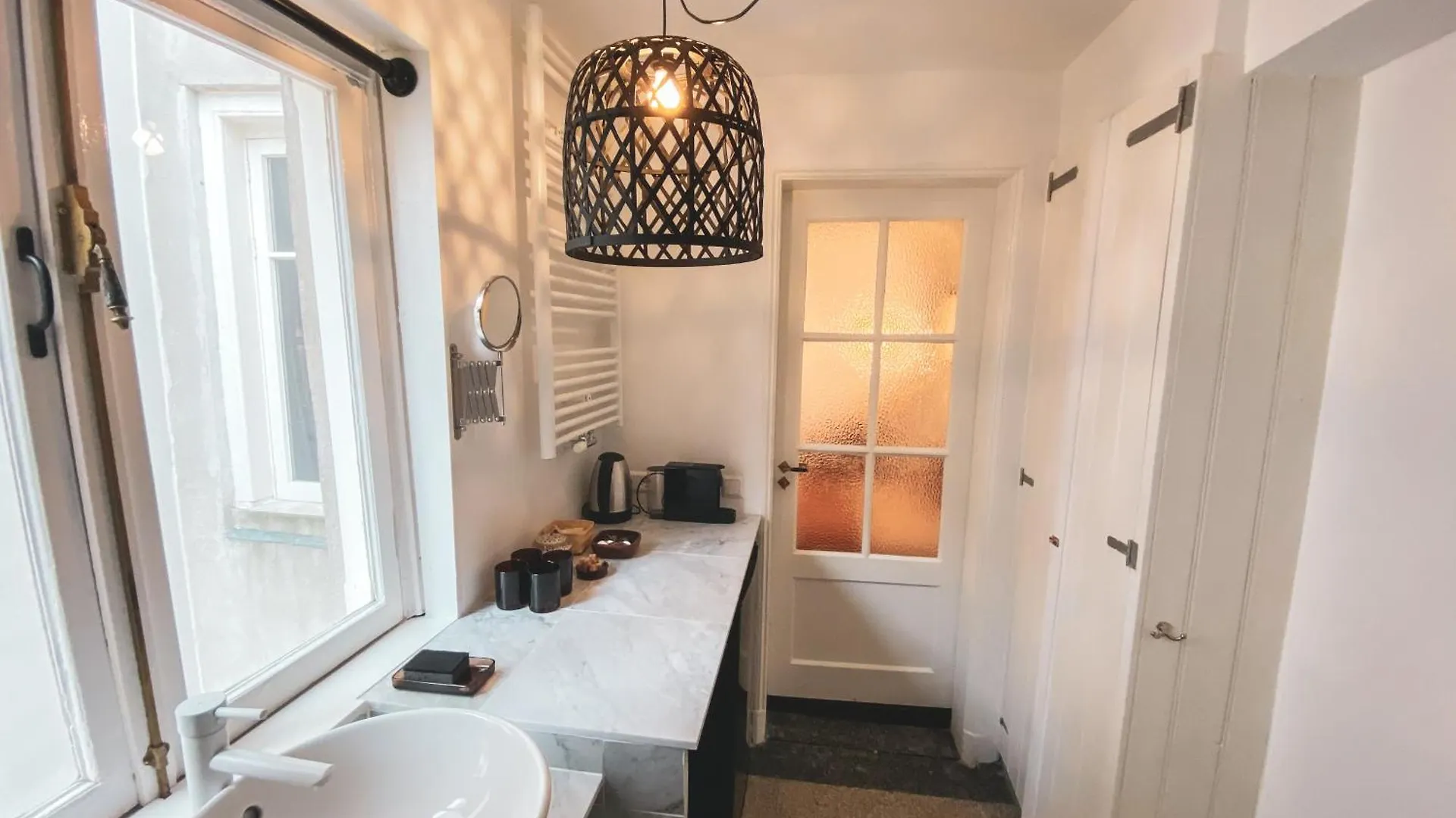 En-Suite Room In Historic Canalhouse From 1729 Ámsterdam Bed and breakfast